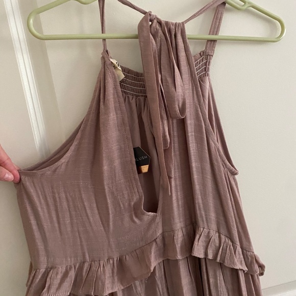 *NWT* HALTER RUFFLE MAXI DRESS - Picture 4 of 4